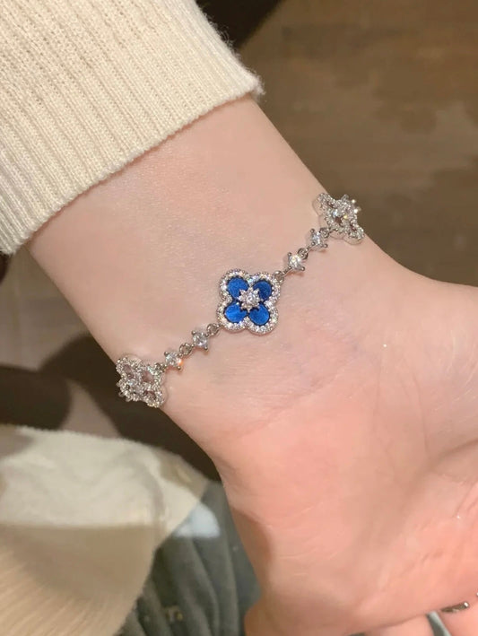 Floral Elegance Bracelet in
Nacre - Blue Finish